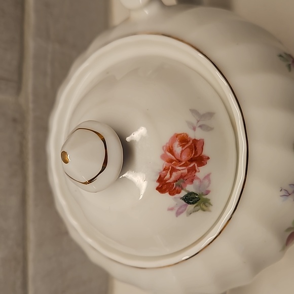 Teapot, Vintage, Roses - Picture 2 of 8